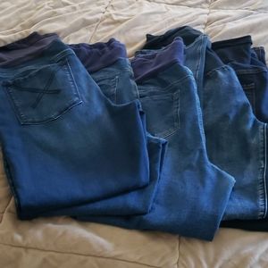 5 maternity jeans/ Large